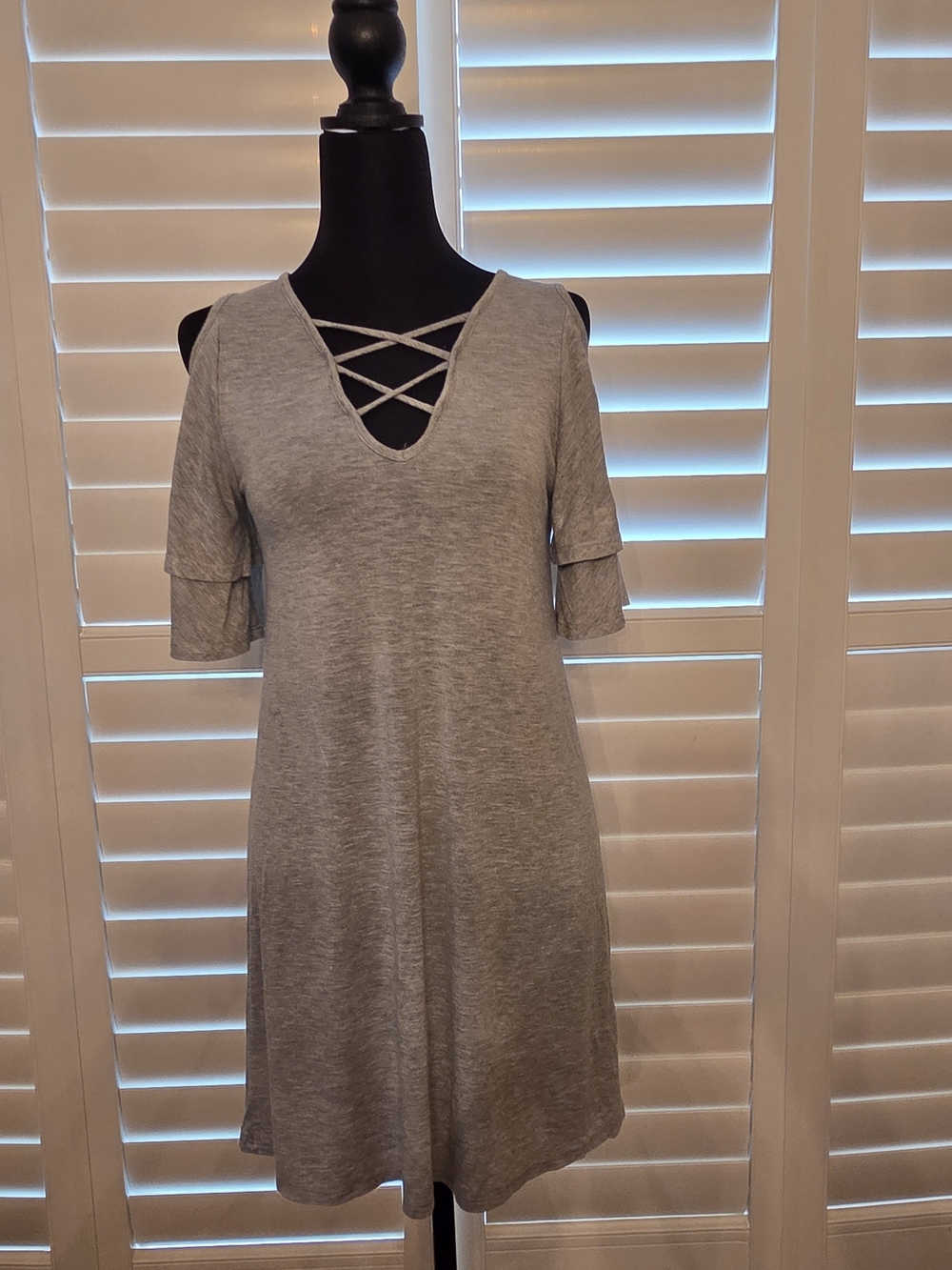 Alya Gray Crisscross Cold-Shoulder Tunic Dress Size Small